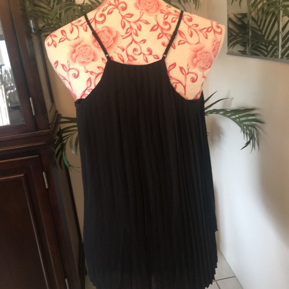 Express Tank Top - Picture 3 of 6